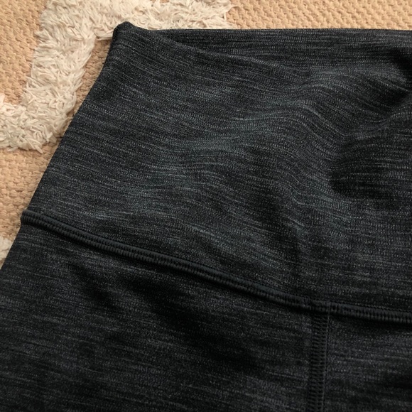Heathered grey wunder under lululemon leggings - Picture 5 of 8